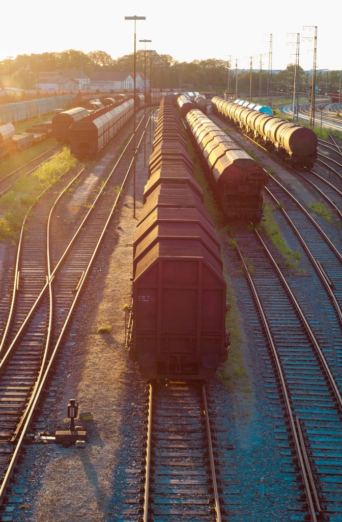 Nákladní železniční vlak